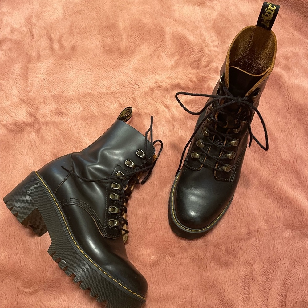 Dr. Martens Leona Women’s Vintage Smooth Leather Heeled Boots